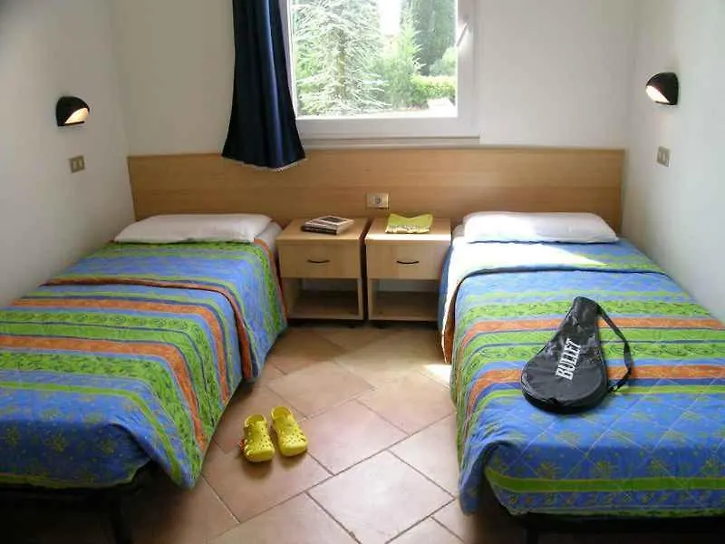 Camping Bella Italia in Peschiera del Garda - Gardasee